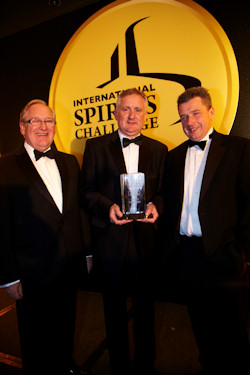 Desmond Payne, Master Distiller, David Boyd, Inventory and Spirit Quality Manager, Sandy Hyslop, Master Blender