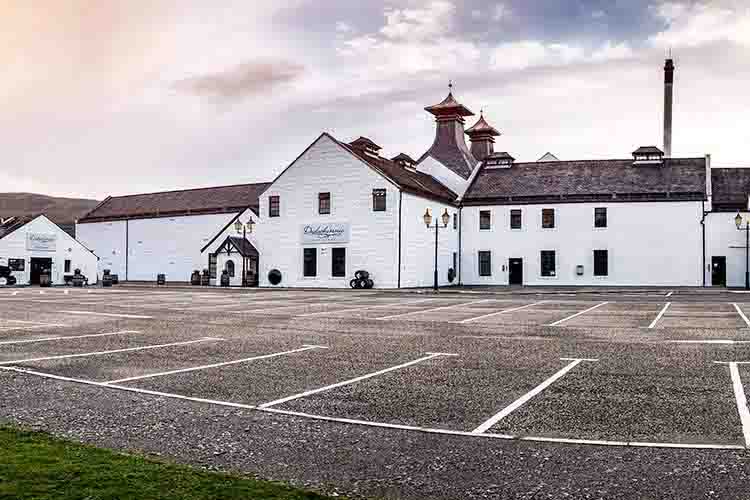 Photo of the Dalwhinnie Distillery