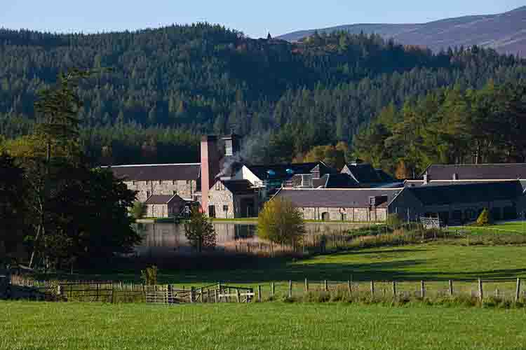 Royal Lochnagar Whisky Distillery