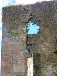 Kennetpans distillery - The ruin at Kennetpans